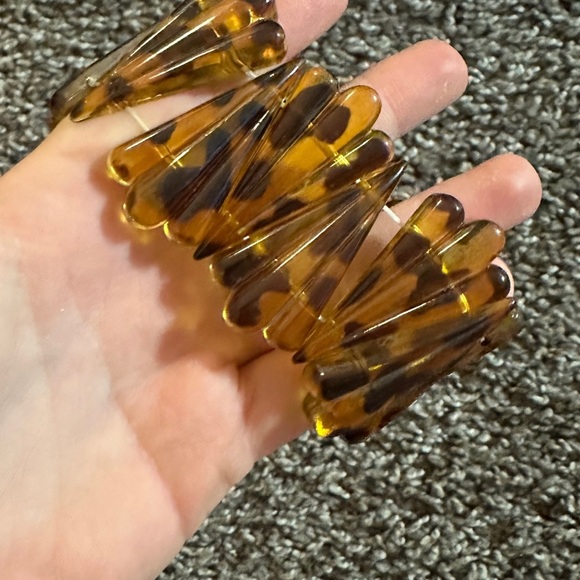 Fashion Jewelry Tortoiseshell Stretchy Beaded Bracelet - Picture 4 of 5